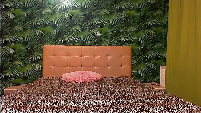 Snapshot of Stella_John chatting on January 2025 05:48:02 AM Stella John online show from January 2025 05:48:02 AM