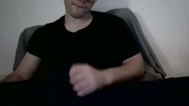 Snapshot of luke25bwc chatting on May 2026 04:28:01 AM luke25bwc online show from May 2026 04:28:01 AM
