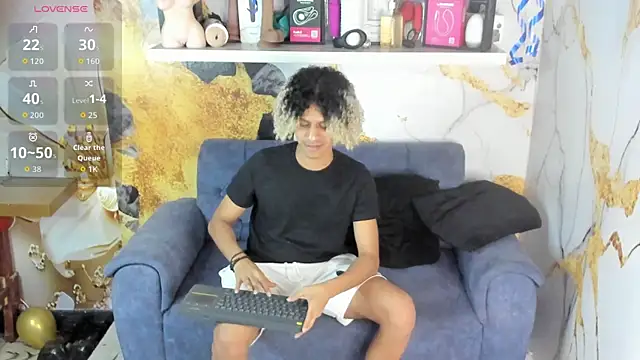 Victor LatinBoy online show from February 2026 04:22:02 AM