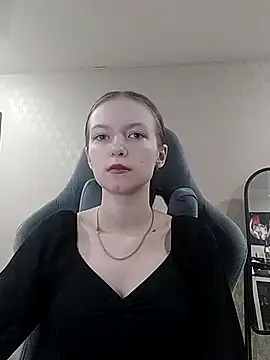 Yzi online show from December 2025 09:51:02 AM