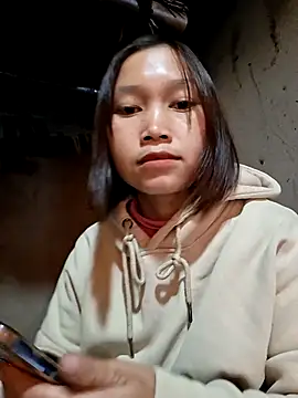 Snapshot of bimbim-cute chatting on December 2025 01:57:01 AM bimbim-cute online show from December 2025 01:57:01 AM