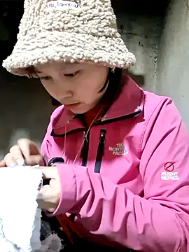 Snapshot of bimbim-cute chatting on January 2026 07:46:01 AM bimbim-cute online show from January 2026 07:46:01 AM