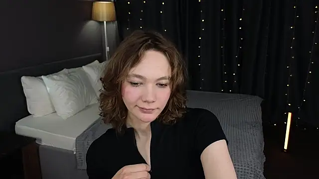 Snapshot of NovaEva_ chatting on June 2026 12:12:02 AM NovaEva online show from June 2026 12:12:02 AM