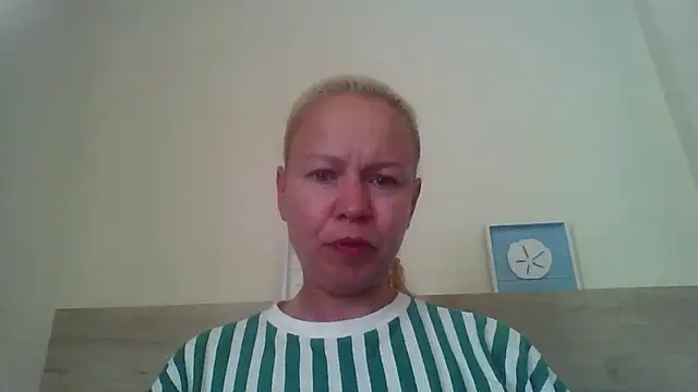 Snapshot of jennyblondeuk chatting on April 2026 03:36:02 PM jennyblondeuk online show from April 2026 03:36:02 PM