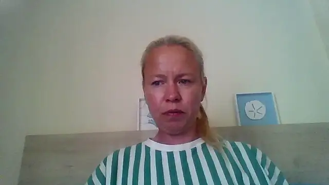 Snapshot of jennyblondeuk chatting on April 2026 04:34:02 PM jennyblondeuk online show from April 2026 04:34:02 PM