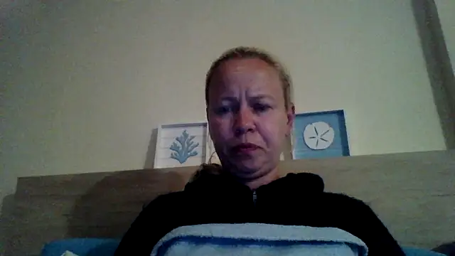 Snapshot of jennyblondeuk chatting on May 2026 07:22:02 PM jennyblondeuk online show from May 2026 07:22:02 PM
