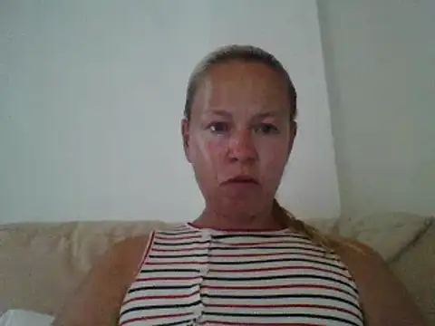 Snapshot of jennyblondeuk chatting on May 2026 02:25:01 PM jennyblondeuk online show from May 2026 02:25:01 PM