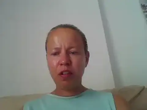 Snapshot of jennyblondeuk chatting on May 2026 03:19:02 PM jennyblondeuk online show from May 2026 03:19:02 PM