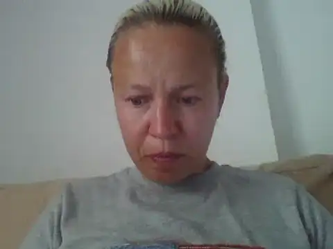 Snapshot of jennyblondeuk chatting on June 2026 05:36:02 PM jennyblondeuk online show from June 2026 05:36:02 PM
