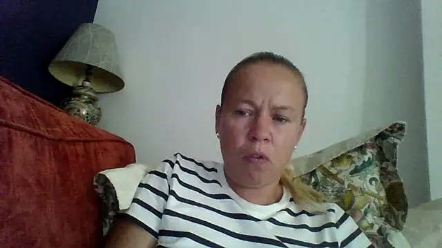 Snapshot of jennyblondeuk chatting on July 2026 04:13:01 PM jennyblondeuk online show from July 2026 04:13:01 PM