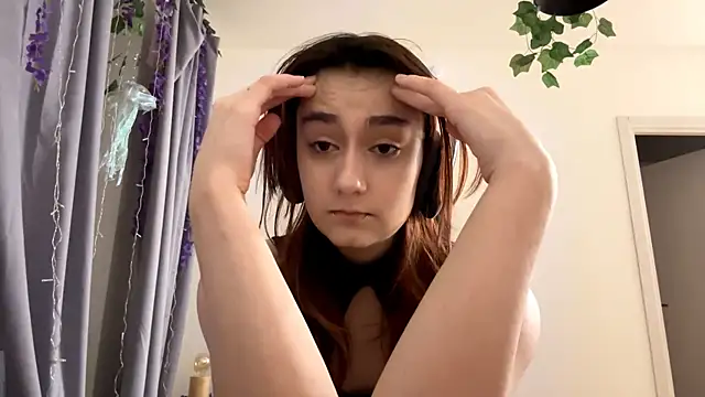 Snapshot of LoftingMumps chatting on December 2025 01:46:02 AM LoftingMumps online show from December 2025 01:46:02 AM