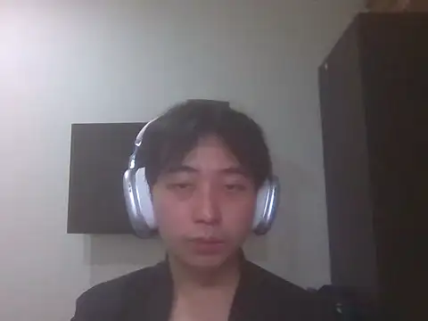 AJIJI1010 online show from December 2025 06:49:02 PM