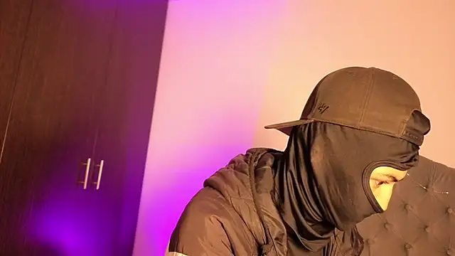 cute emmma online show from April 2026 11:03:02 AM