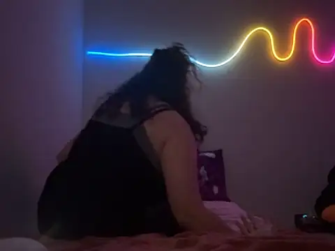 LushLaniii online show from April 2026 09:18:01 AM