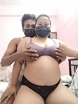 Snapshot of DesiSeductress chatting on February 2026 12:20:02 AM DesiSeductress online show from February 2026 12:20:02 AM