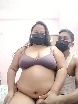 Snapshot of DesiSeductress chatting on February 2026 03:19:02 PM DesiSeductress online show from February 2026 03:19:02 PM