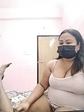 Snapshot of DesiSeductress chatting on March 2026 07:19:01 PM DesiSeductress online show from March 2026 07:19:01 PM