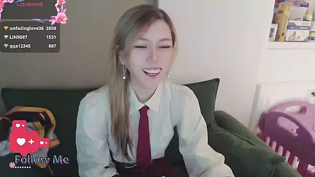 Snapshot of whitecat13 chatting on April 2026 11:12:01 AM whitecat13 online show from April 2026 11:12:01 AM