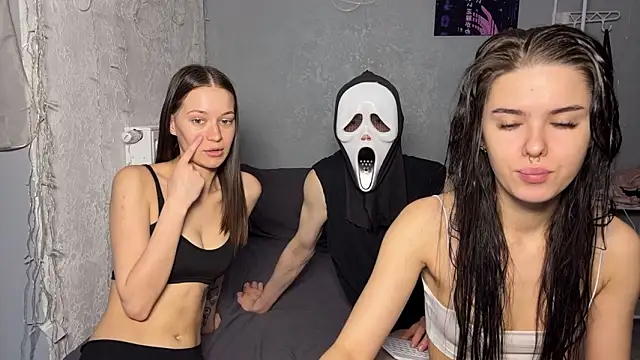Snapshot of girls_secrets chatting on March 2026 10:15:02 AM girls secrets online show from March 2026 10:15:02 AM