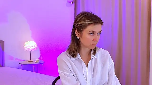 EmeraldGlow online show from February 2026 03:05:01 PM