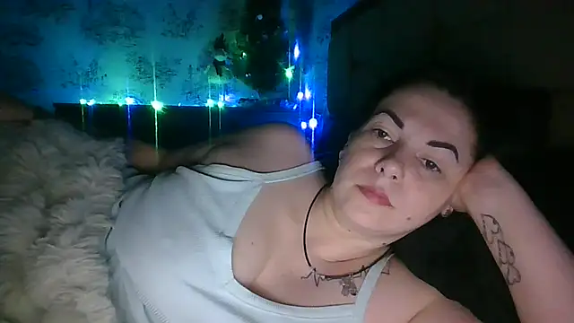 Snapshot of SKYNate chatting on December 2025 05:16:01 AM SKYNate online show from December 2025 05:16:01 AM