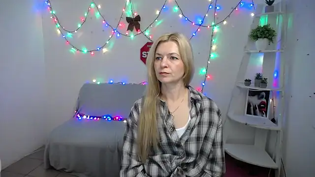 Snapshot of MelissaTyler chatting on January 2026 12:11:01 PM MelissaTyler online show from January 2026 12:11:01 PM