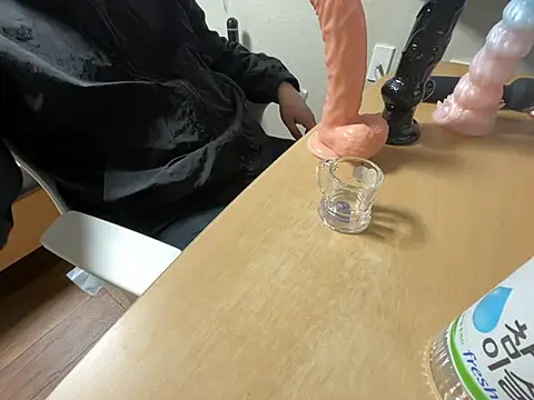 koreanbottom03 online show from March 2026 11:36:01 AM