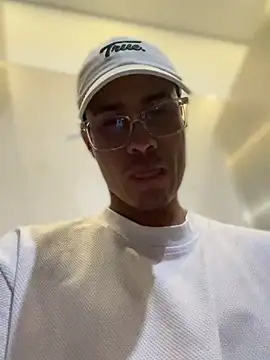 Latin Paisa Boy online show from April 2026 06:08:02 PM