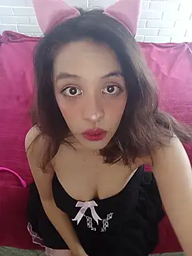 Snapshot of Phoenix_Paws chatting on June 2026 04:37:02 PM Phoenix Paws online show from June 2026 04:37:02 PM