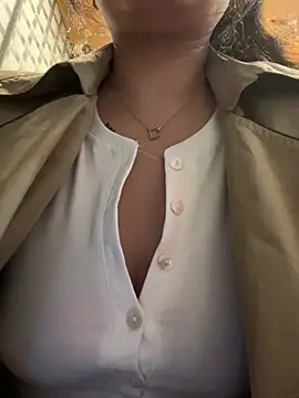 Molly-xiao online show from March 2026 12:00:02 PM