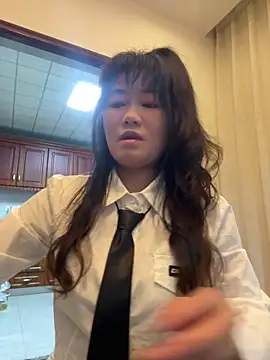 Molly-xiao online show from April 2026 01:21:01 AM