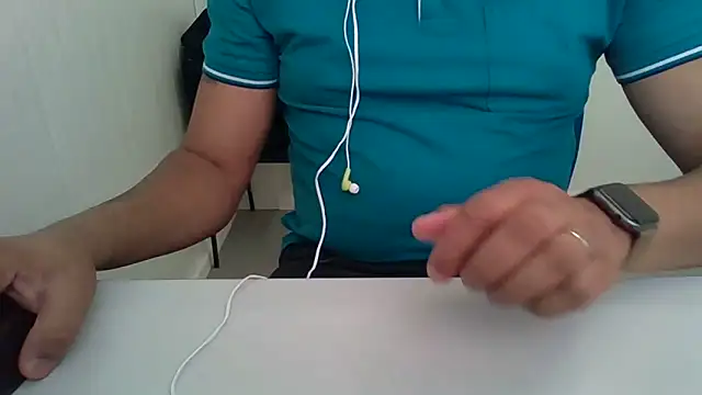 Snapshot of Moreno_Casado_Safado chatting on May 2026 03:31:02 PM Moreno Casado Safado online show from May 2026 03:31:02 PM