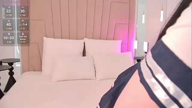 Snapshot of CindyMill chatting on January 2026 06:15:02 AM CindyMill online show from January 2026 06:15:02 AM