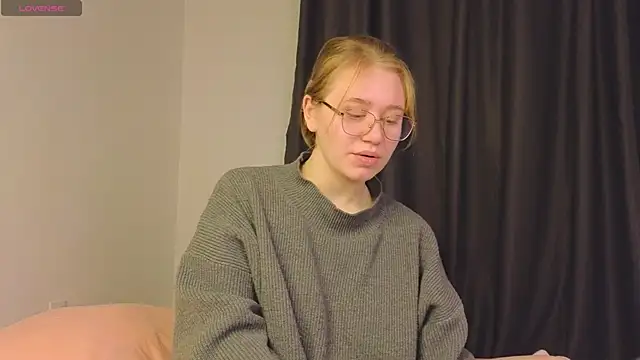 Snapshot of starsonthesky chatting on January 2026 05:43:01 AM starsonthesky online show from January 2026 05:43:01 AM