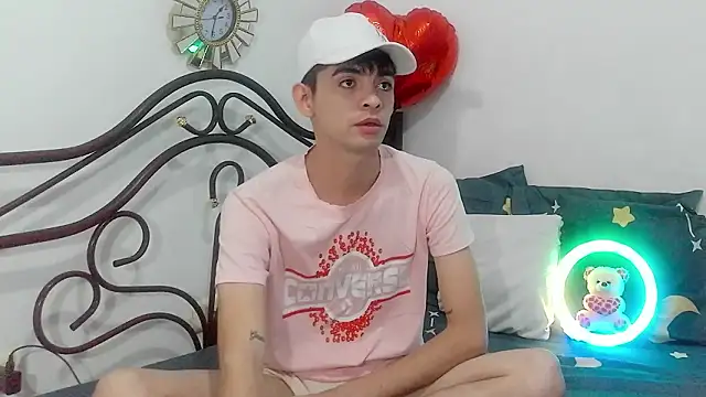 nico22love online show from February 2026 12:09:02 AM