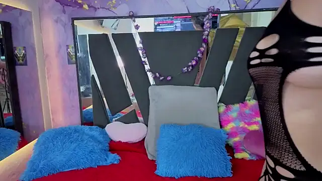 Alice NY online show from April 2026 05:25:01 AM