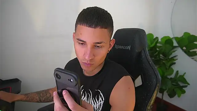 Thin tommy11 online show from December 2025 07:44:01 PM