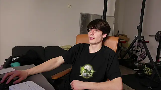 Snapshot of Daniel_Shawnn chatting on January 2026 06:35:02 PM Daniel Shawnn online show from January 2026 06:35:02 PM