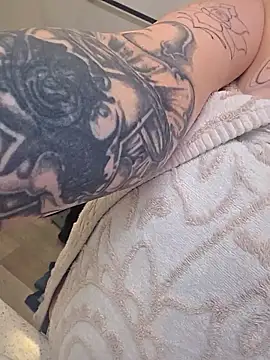 LaRuskaAurora online show from January 2026 08:55:01 PM