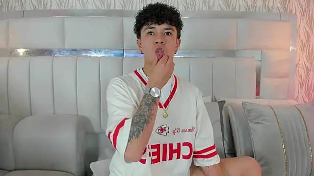 imxxjoel online show from February 2026 03:44:02 AM