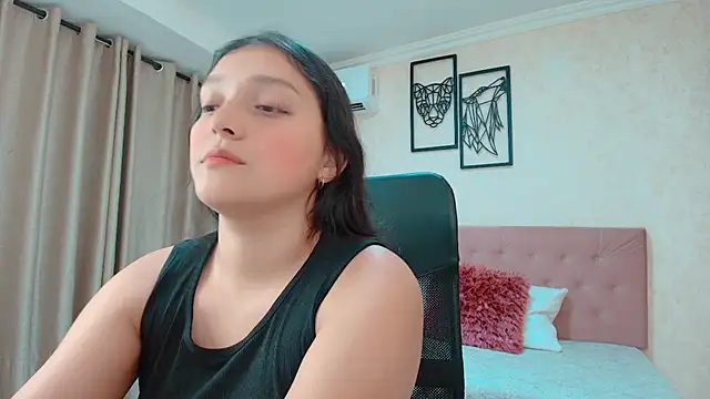 Snapshot of littlemolly_walcott chatting on June 2026 10:58:01 PM littlemolly walcott online show from June 2026 10:58:01 PM
