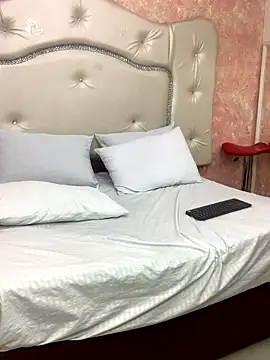 KarlyAndDavey online show from January 2026 07:41:01 PM