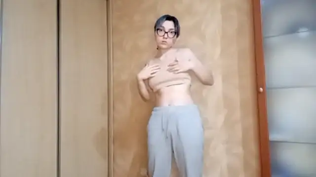 Snapshot of EvonTabb chatting on February 2026 02:11:02 PM EvonTabb online show from February 2026 02:11:02 PM