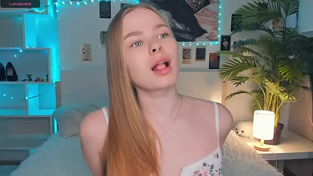 Snapshot of Icehoneybyte chatting on May 2026 07:03:01 AM Icehoneybyte online show from May 2026 07:03:01 AM