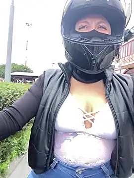 Scarlet auraa online show from February 2026 07:29:01 PM