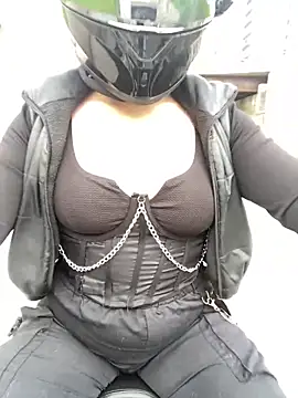 Scarlet auraa online show from February 2026 09:53:01 PM