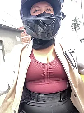 Scarlet auraa online show from February 2026 07:22:01 PM