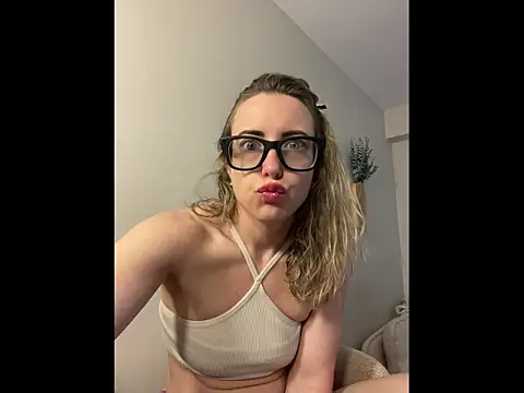 Ambrrr online show from June 2026 10:52:02 PM
