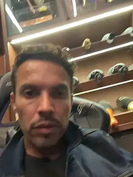 Snapshot of Naldopaugrand chatting on February 2026 11:53:02 PM Naldopaugrand online show from February 2026 11:53:02 PM