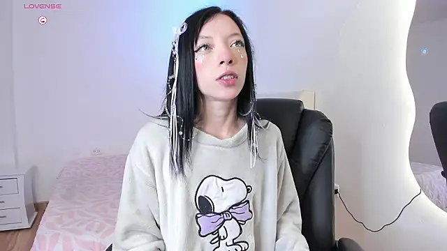 Snapshot of Diamond__cherry69 chatting on February 2026 01:53:02 PM Diamond cherry69 online show from February 2026 01:53:02 PM